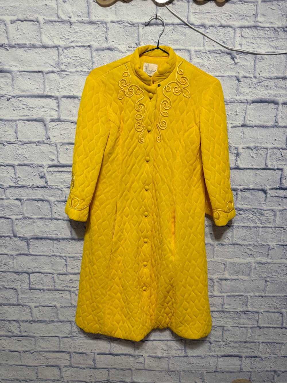 Vintage Loungees Yellow Quilted Housecoat Robe Size 8  Swirls 1960s–70s hostess